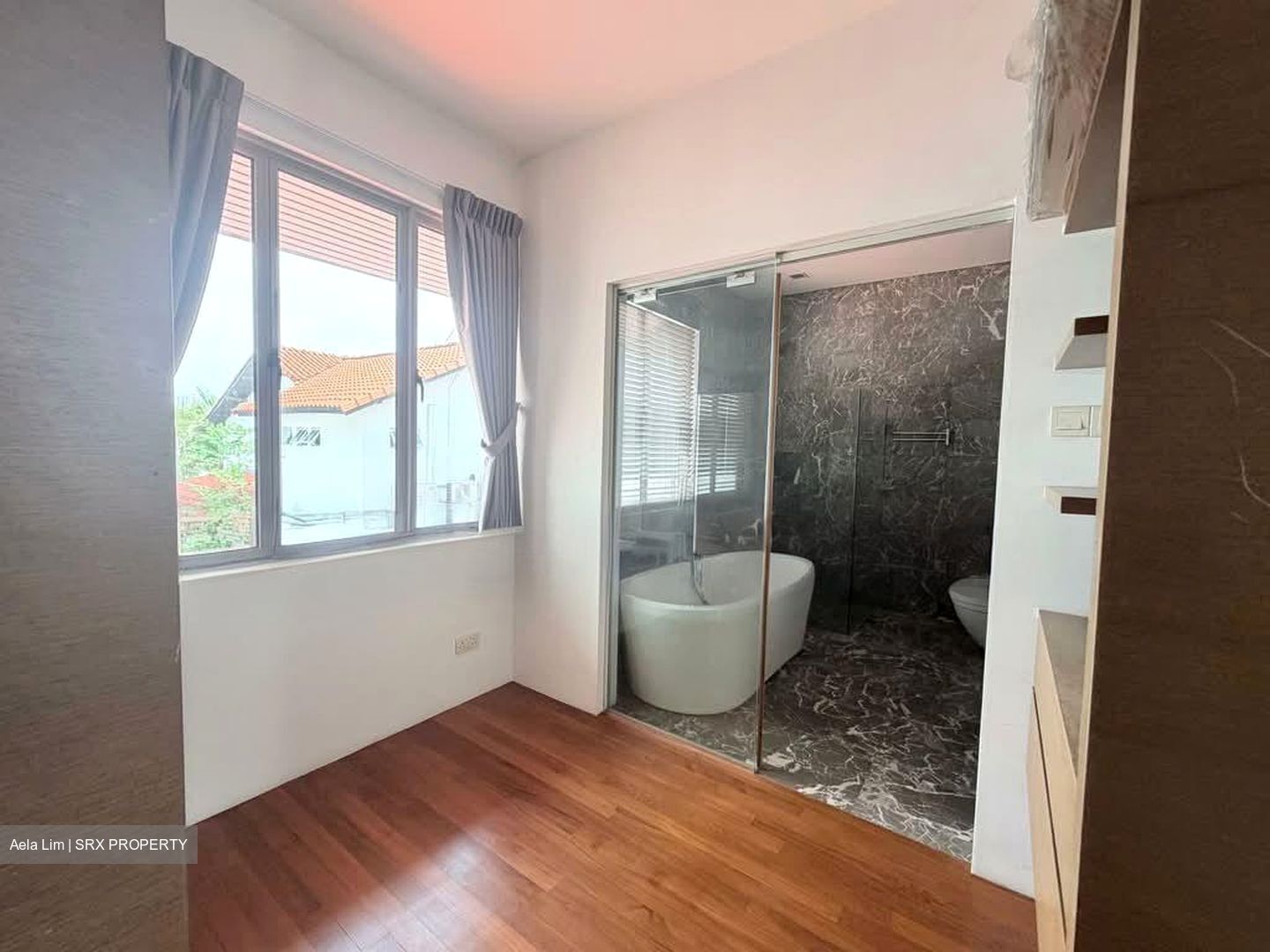 Siglap Park (D15), Terrace #563470081